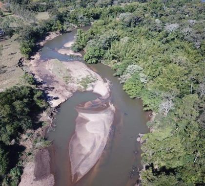 Assoreamento do Rio Miranda preocupa a população de Jardim