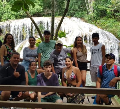 Alunos de escola estadual de Bonito visitam a Estância Mimosa