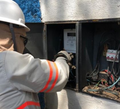 Lei proibe corte de água, energia e telefone em véspera de feriados