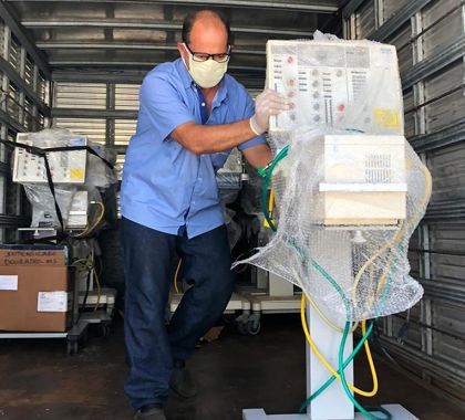 Senai de MS entrega respiradores hospitalares já consertados