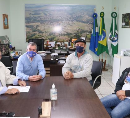 Guias de turismo recebem imunização contra gripe em Bonito