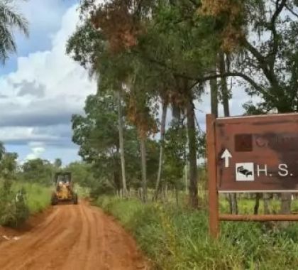 Secretaria de Obras de Bonito realiza patrolamento de estradas de terra e limpeza de espaços públicos