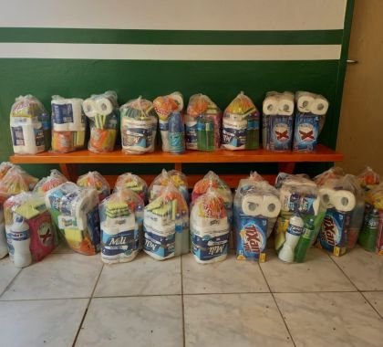 Kits são entregues aos moradores de Distrito em Bonito atingidos pela enchente do Rio Miranda