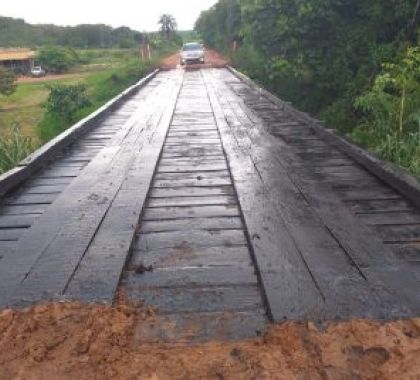Com trégua da chuva, Agesul realiza manutenção em rodovia de Bonito