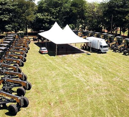 Cidema recebe motoniveladoras para auxiliar na agricultura familiar de Bonito e região