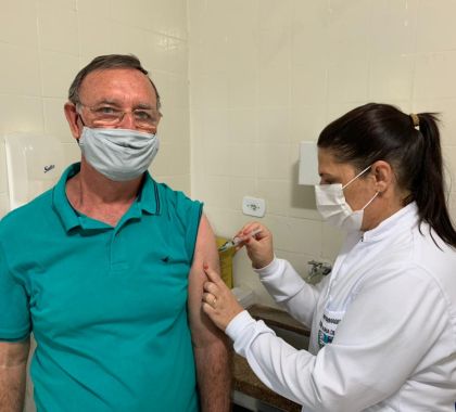 Idosos a partir de 75 anos e profissionais de saúde serão imunizados nesta quinta-feira em Bonito