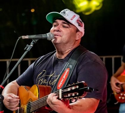 Morre o cantor Paulo Sérgio, da dupla com Santhiago