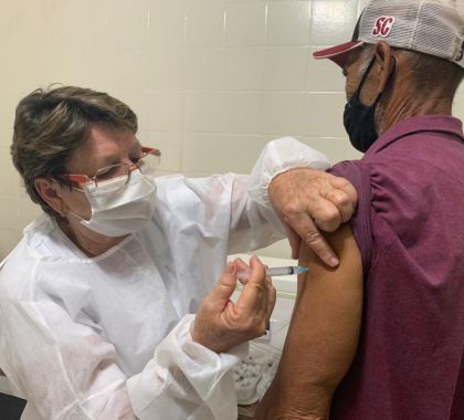 Idosos e portadores de síndrome de Down a partir de 18 anos serão imunizados em Bonito