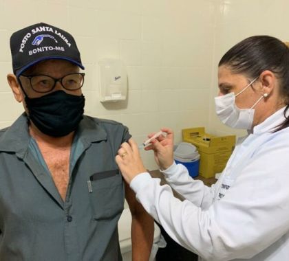 Idosos a partir de 65 anos serão vacinados neste sábado em Bonito