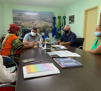 Prefeito de Bonito participa de reunião para conhecer vertentes do programa SINAPIR 