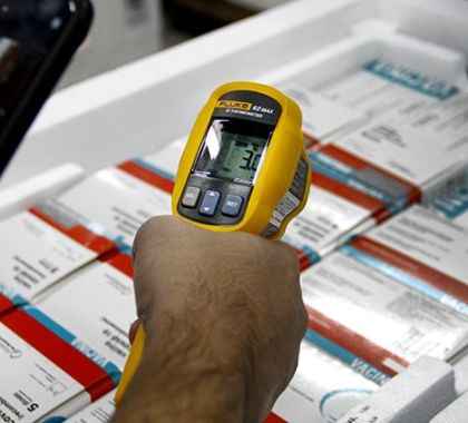 Vacina da Pfizer chega à noite e municípios de MS já podem retirar doses da 17ª remessa