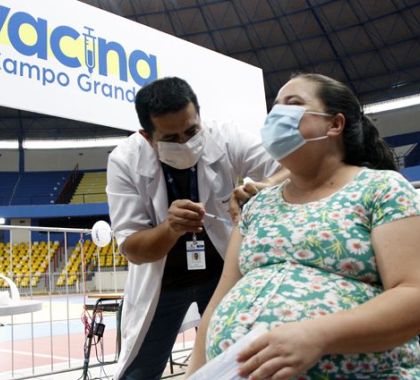 Governo Federal recomenda vacinação contra Covid-19 em gestantes e puérperas sem comorbidades