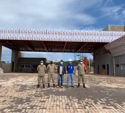 Equipe do Corpo de Bombeiros faz visita em grupamento para verificar andamento das obras em Bonito