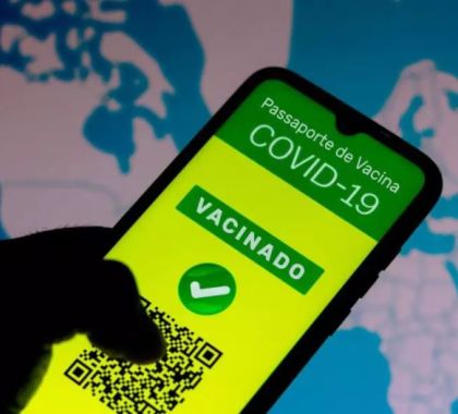 Passaporte da vacina chega no Brasil para auxiliar na retomada do turismo