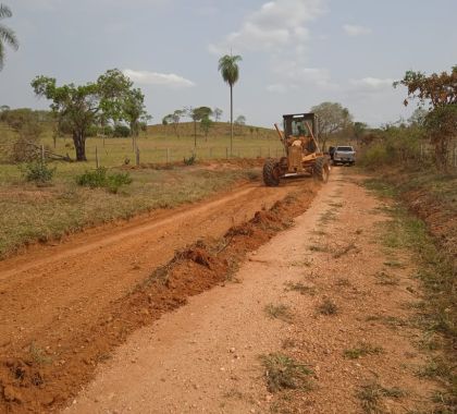 Secretaria de Obras de Bonito continua com serviço de patrolamento de estradas vicinais