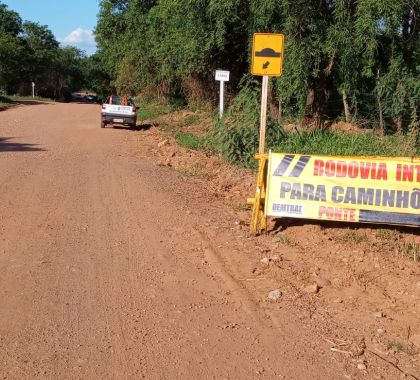 Ponte sobre o Córrego Saladeiro é interditada para veículos pesados em Bonito