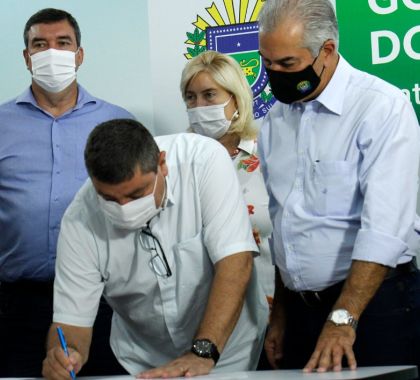 Bonito assina convênio com Estado para construção das casas do rodoanel