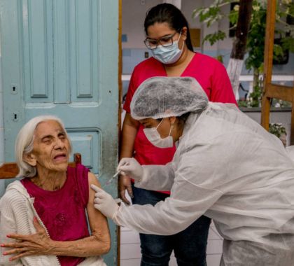 Corumbá inicia aplicação da 4ª dose da vacina contra a Covid-19 para maiores de 70 anos