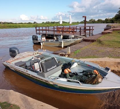 Polícia Militar Ambiental de Jardim vigia cardumes, fiscaliza embarcações e orienta pescadores