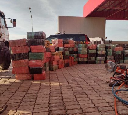 Caminhão tanque é interceptado com 3 toneladas de maconha entre Bonito e Jardim