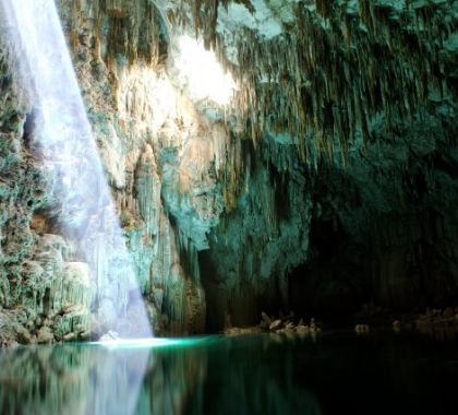 Justiça manda licitar exploração turística do Abismo Anhumas, em Bonito