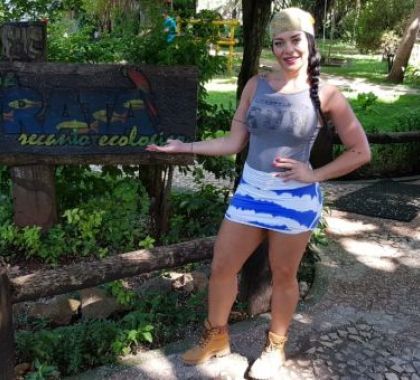 Rhenata Schmidt, colaboradora do Programa Ratinho, faz apelo para governador de MS