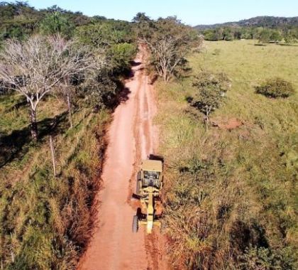 Secretaria de Obras de Bonito (MS) realiza obras na estrada do Sucuri
