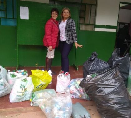 Pestalozzi de Bonito arrecada mais de mil garrafas pet
