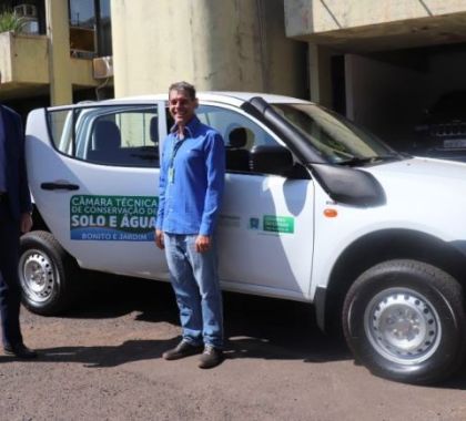 Semagro entrega veículo à Câmara Técnica de Conservação do Solo e Água