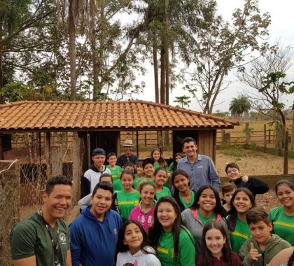 Alunos de Bonito realizam visita técnica no Recanto Ecológico Rio da Prata