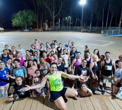Outubro Rosa promove Aula de Zumba no CMU em Bonito